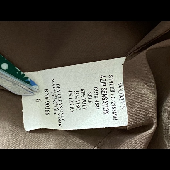 Womyn Zip up Blazer - Picture 4 of 4